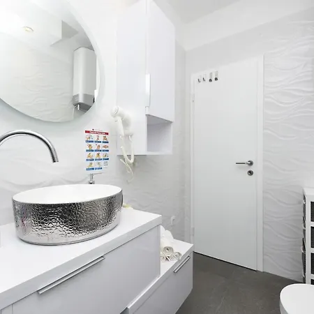 게스트하우스 Deluxe Korina & Ramona 자다르