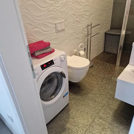 게스트하우스 Deluxe Korina & Ramona 4*