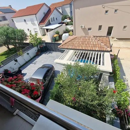 게스트하우스 Deluxe Korina & Ramona