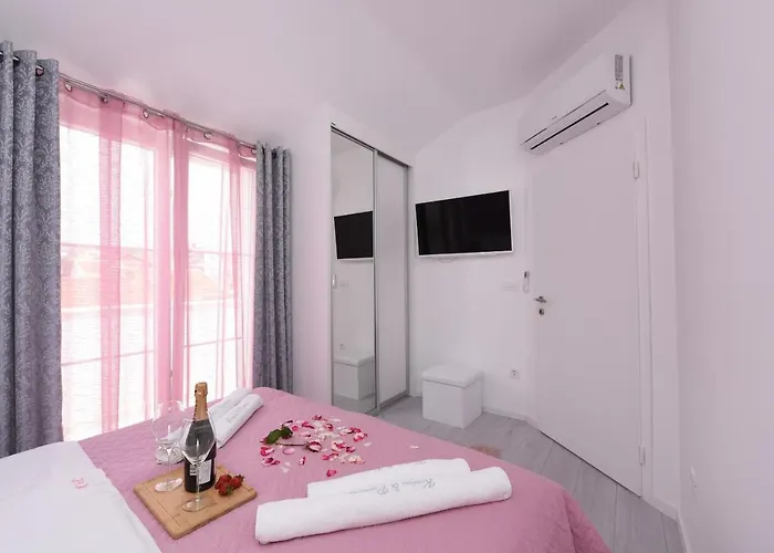 Guest house Deluxe Korina & Ramona